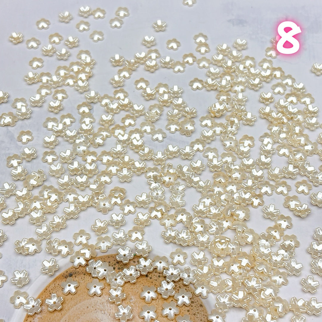 A781 多種類アクリルフラワーパーツ – 手作りに彩りを添える可憐な花々