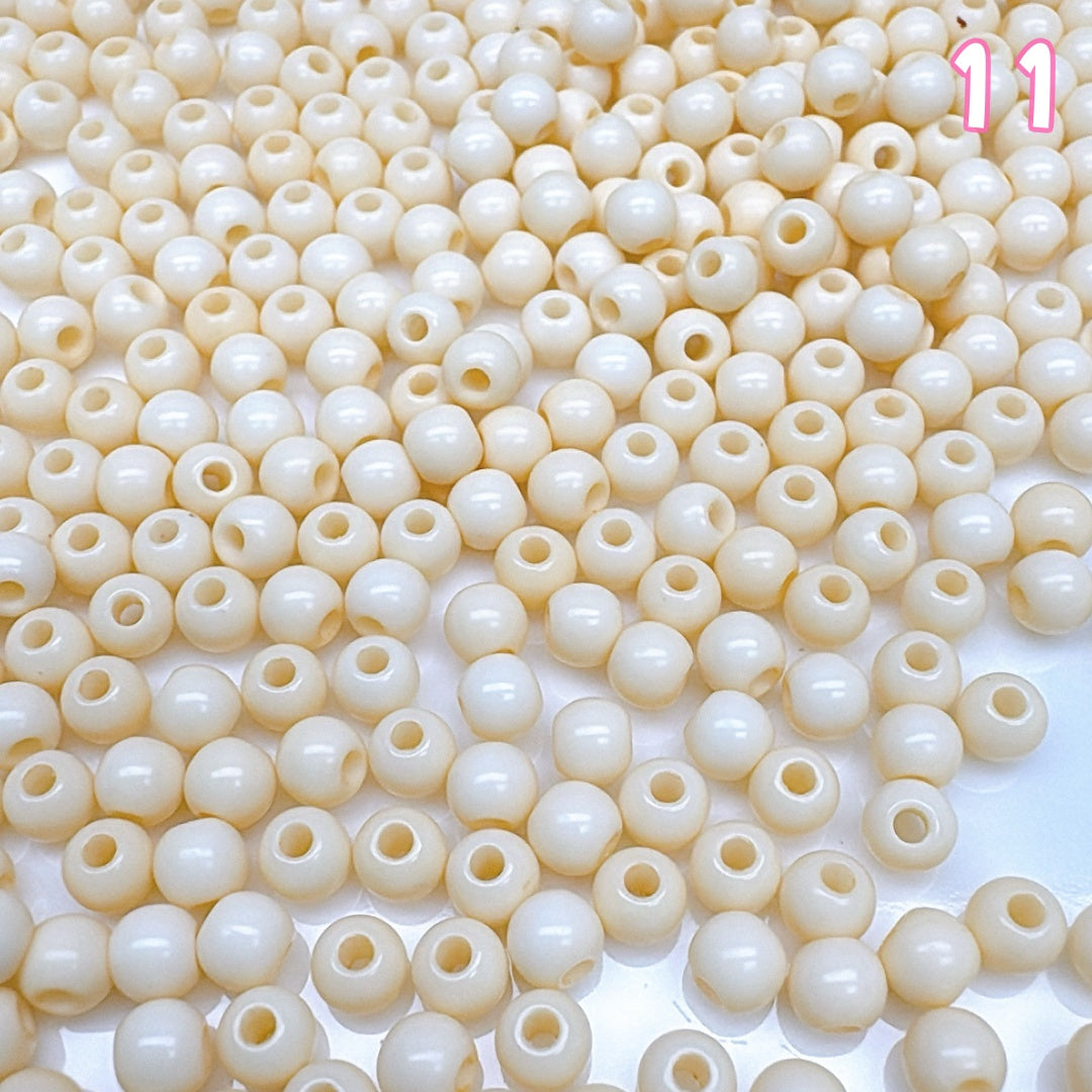 A984 ベーシック実用タイプ無地アクリルビーズ 4mm✦ ハンドメイドDIY用 ✦ シンプルで使いやすい