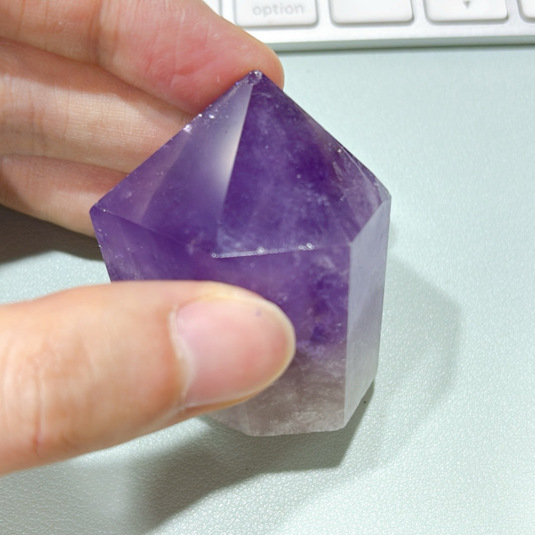 A752 軽やかアクリルパーツ — ハンドメイドに彩りを添える小さな素材