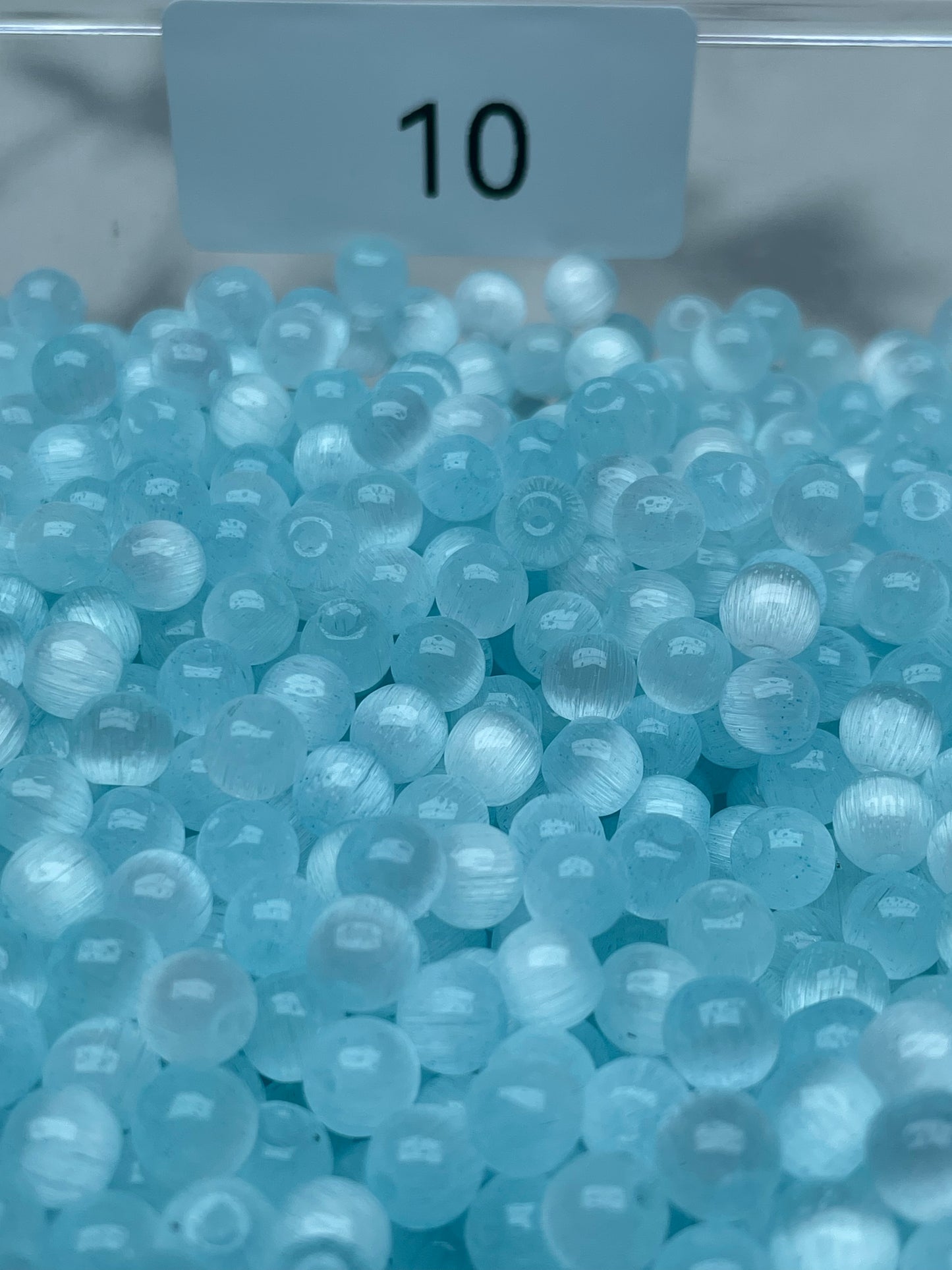 A553:糸引き猫目ビーズ 6mm、10色より選択可、500g入りガラス製品