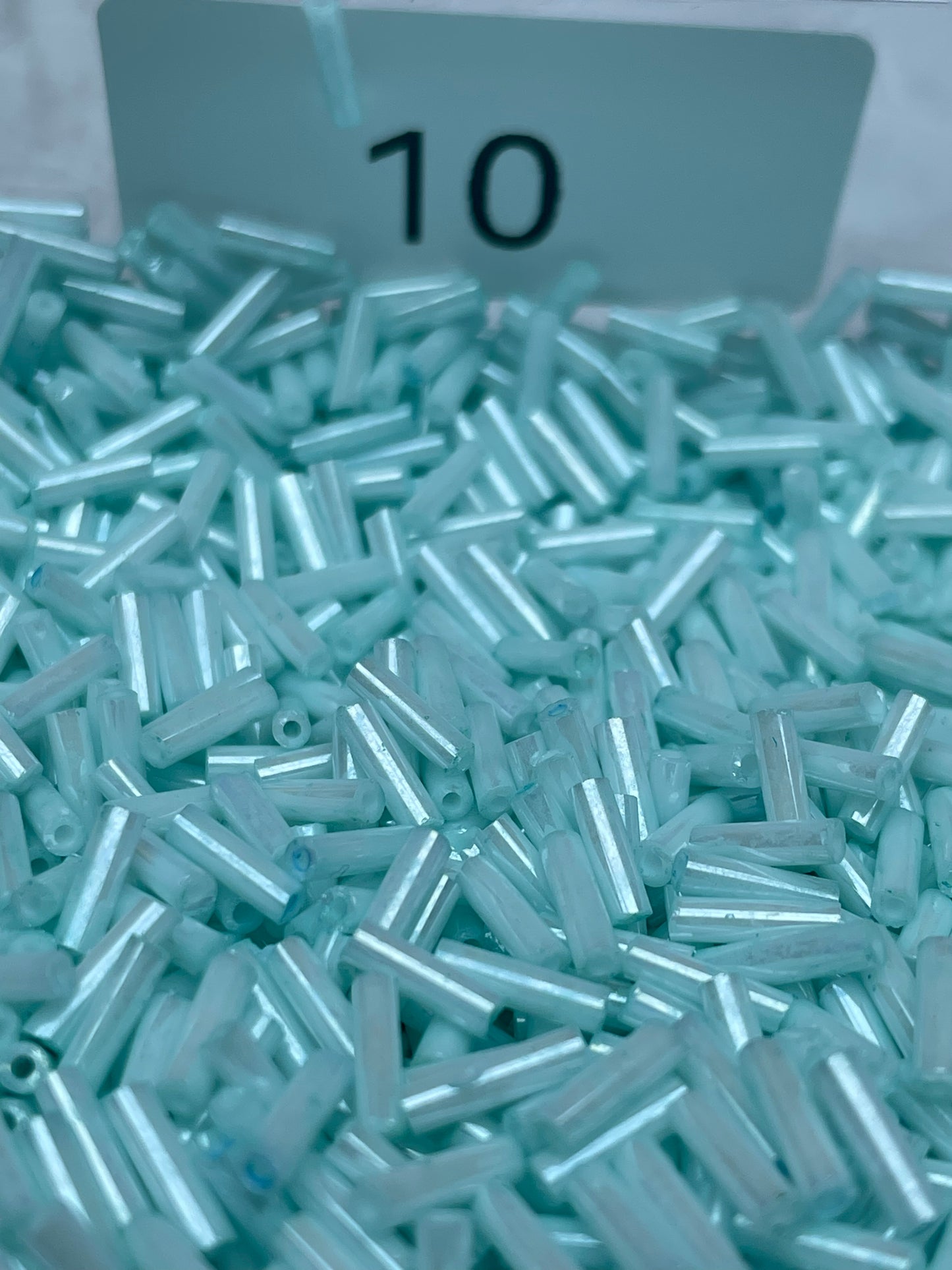 A563:2×7mm 三分クリーム色 長棒ガラス直管ビーズ 12色展開 500g入り