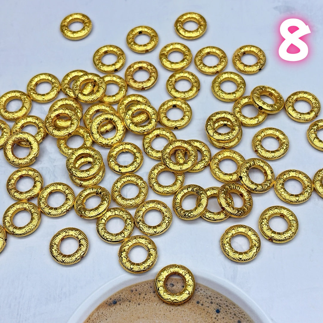 A676  ゴールドカラーアクリルパーツ - ハンドメイドに煌めきを添える軽やか素材 つめつめ放題