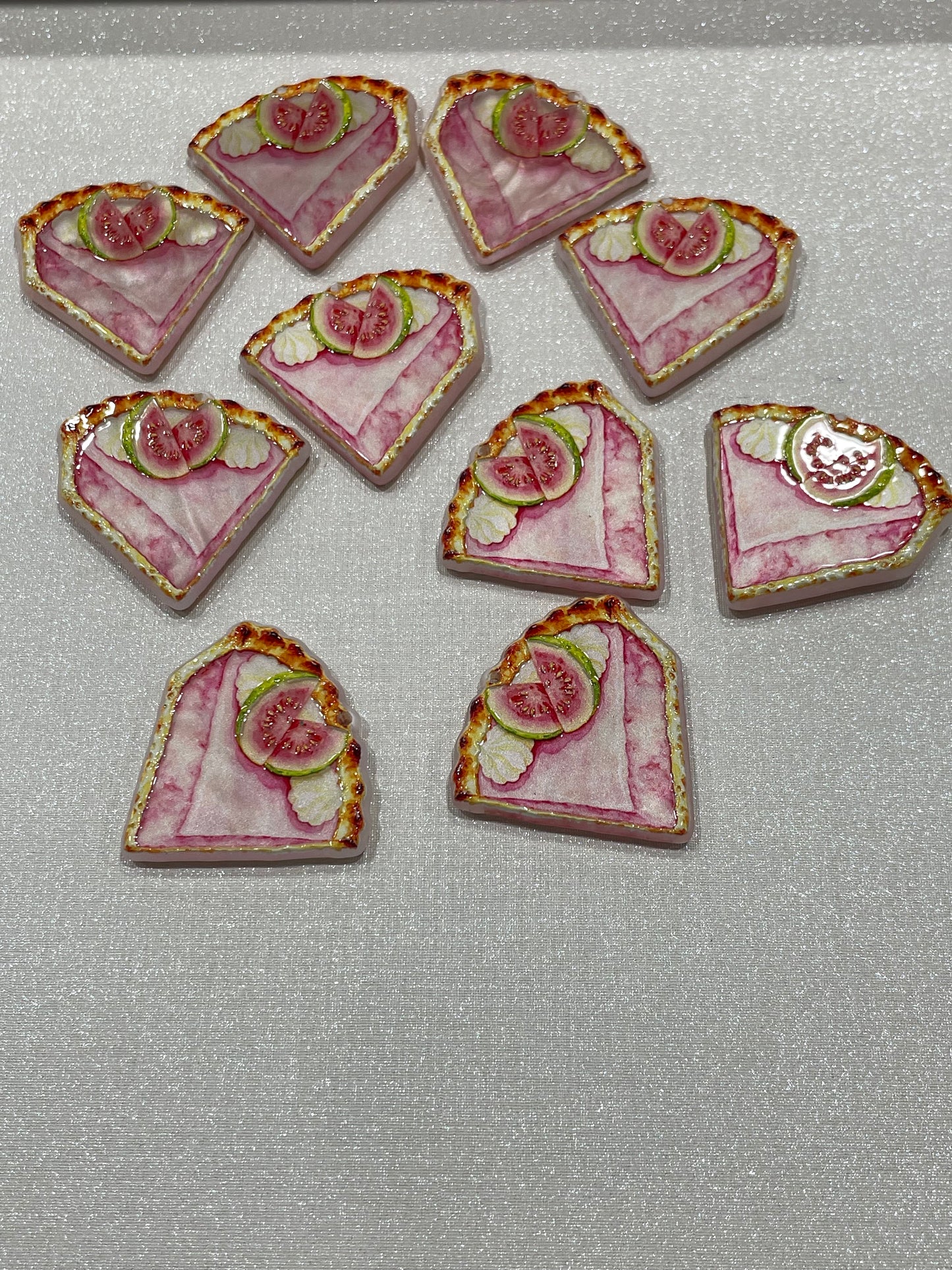 A589:：フルーツクリームケーキアクリル片 DIY手作りパーツ