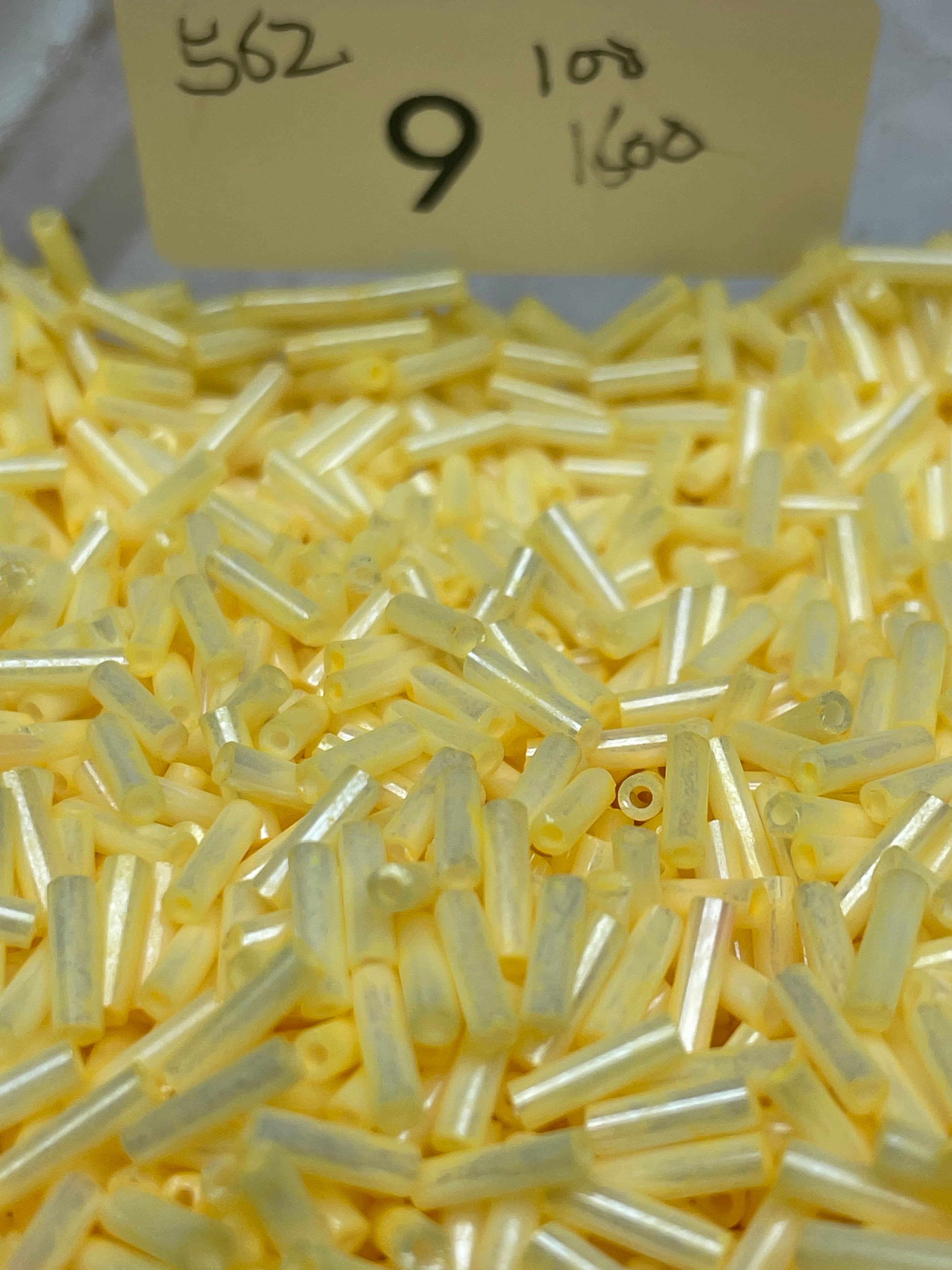 A563:2×7mm 三分クリーム色 長棒ガラス直管ビーズ 12色展開 500g入り