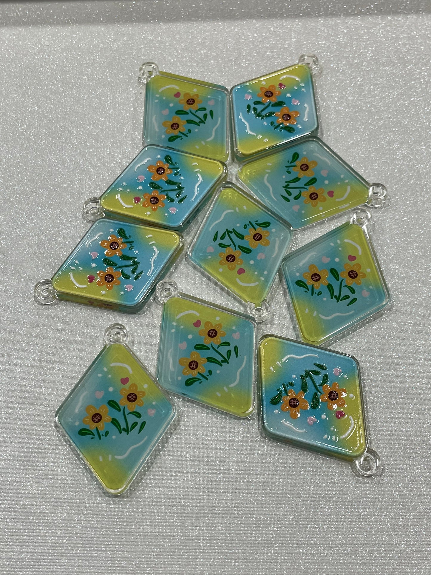 A589:：フルーツクリームケーキアクリル片 DIY手作りパーツ