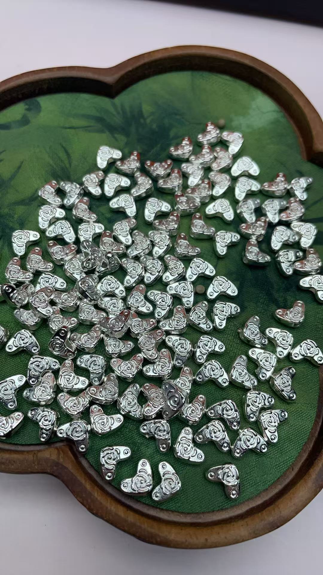 🎁 BOSS厳選おすすめページ-本日の更新では、画像の品質が低いのでご理解ください。