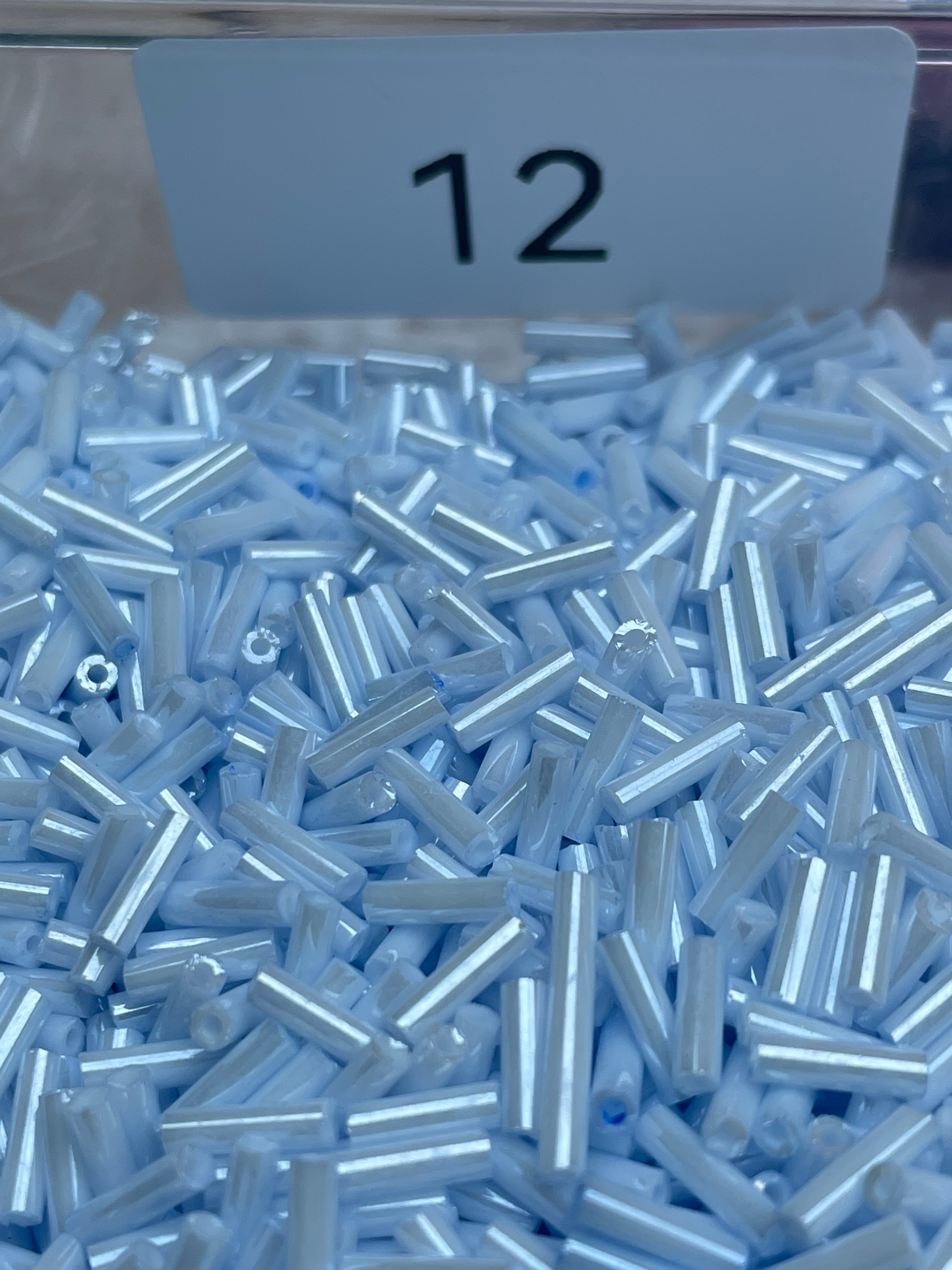 A563:2×7mm 三分クリーム色 長棒ガラス直管ビーズ 12色展開 500g入り