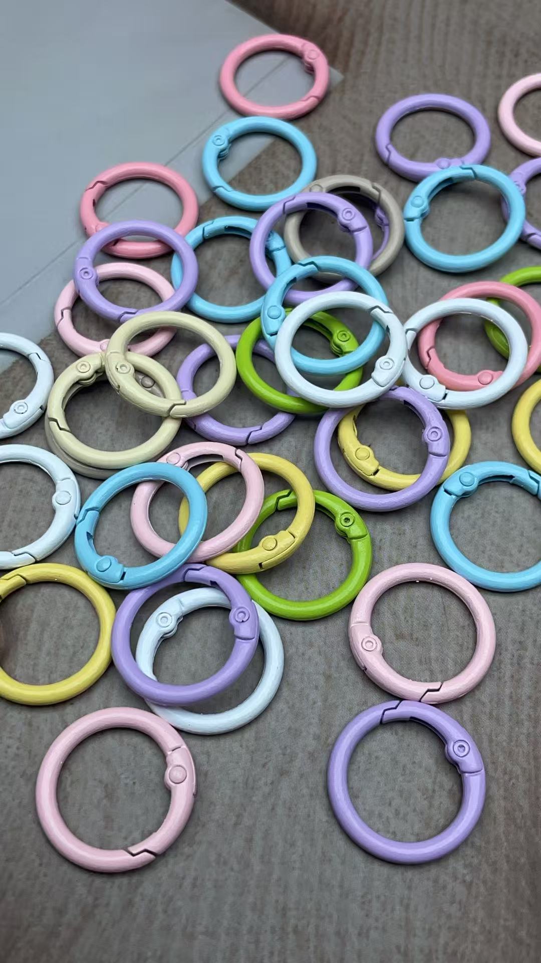 A525:スプリングリング 開口丸カン キーリング バッグ金具 DIY手芸パーツ まとめ売り（弹簧扣组合）